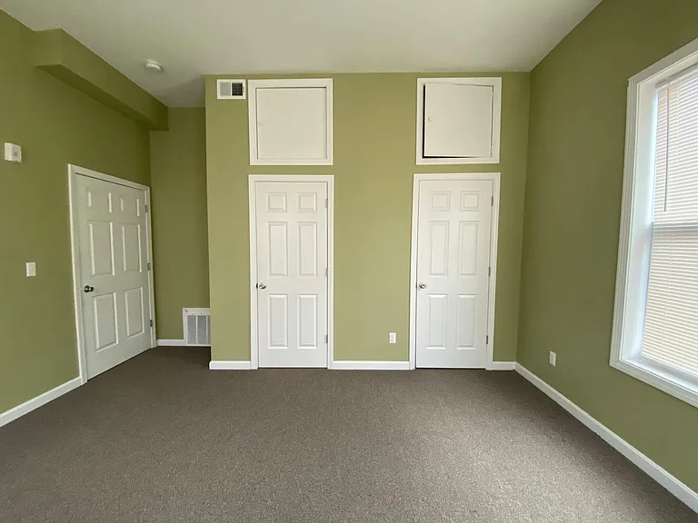 12 Main St #8 — Photo 10