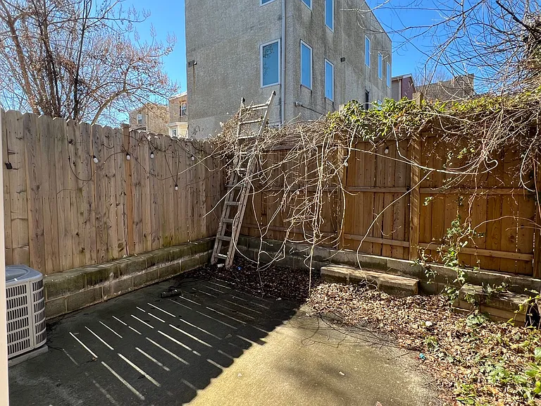 1622 N Bouvier St — Photo 20