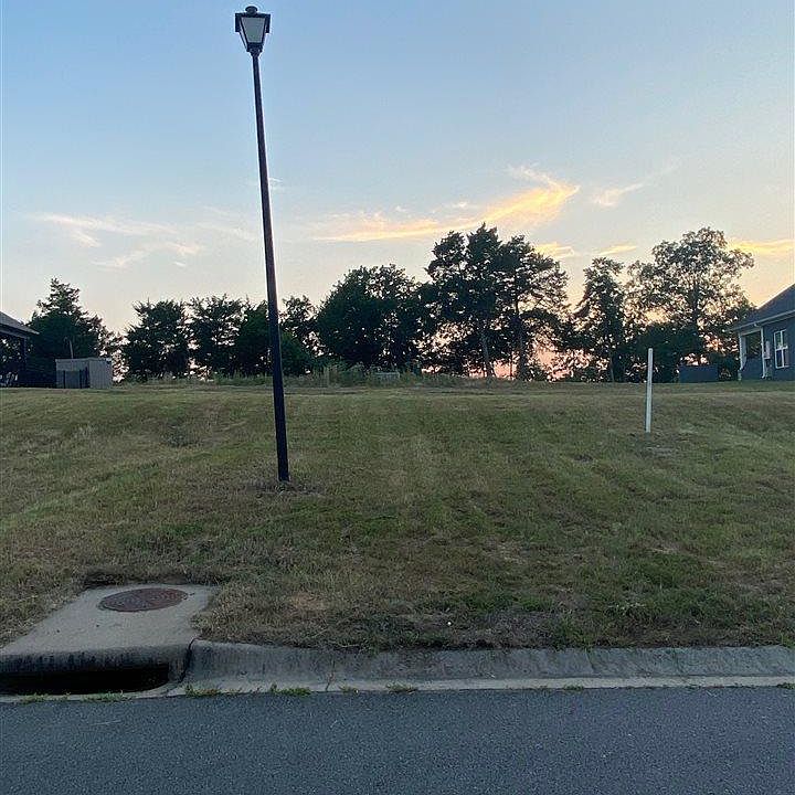 2nd image of 1085 Edinburgh Dr