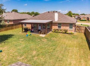 316 Sagebrush Ln, Waxahachie, TX 75165