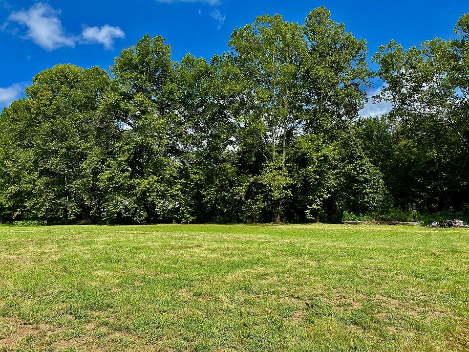 2nd image of 1289 Pecks Creek Rd