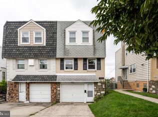 9967 Bridle Rd, Philadelphia, PA 19115