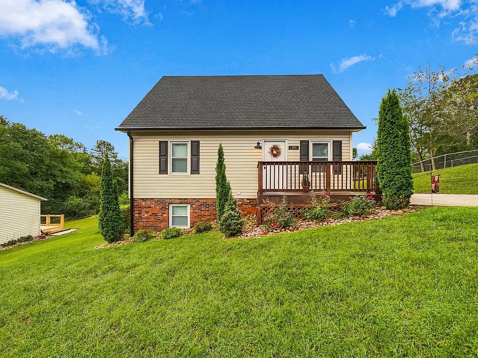 5683 Valley Field Rd