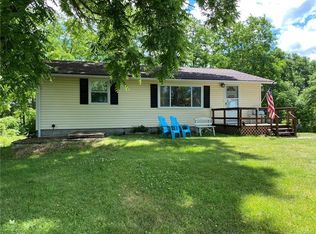 4102 Bussey Rd, Syracuse, NY 13215