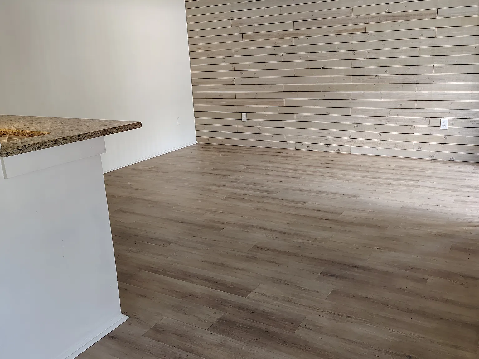 4035 S School Ave — Photo 4