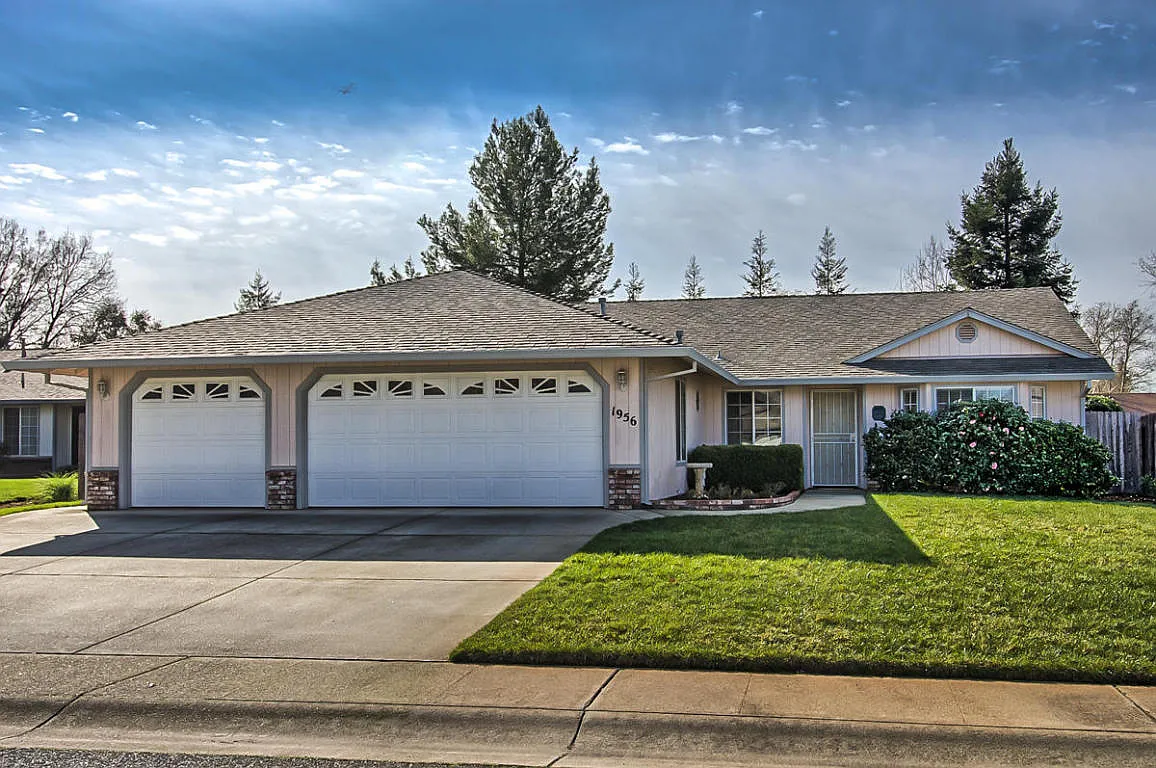 1956 Catherine Way photo 1