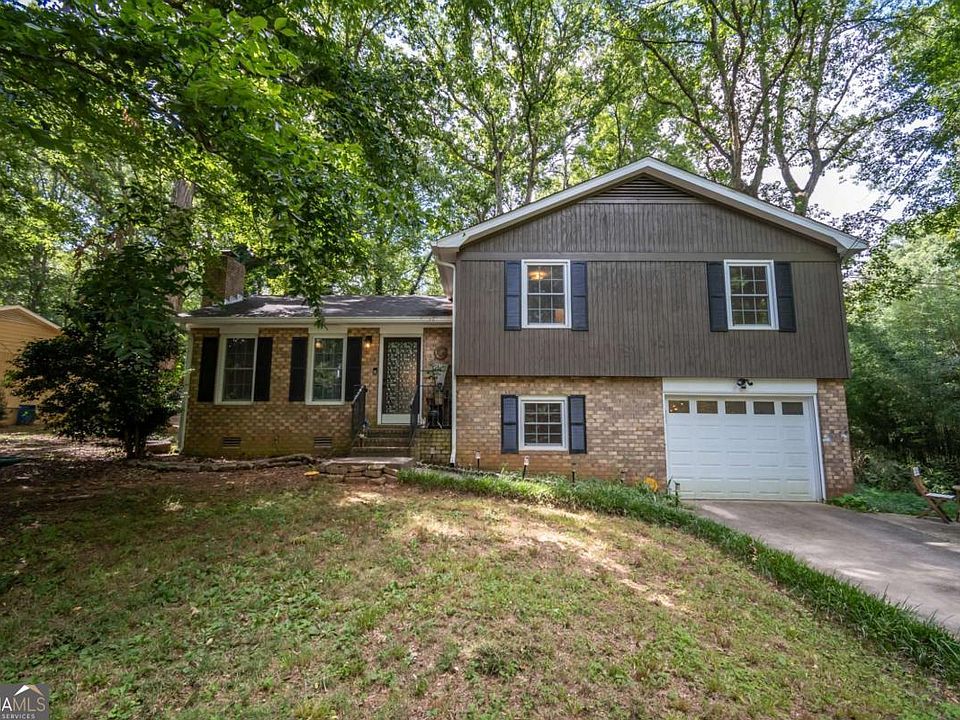 1st image of 210 Tall Tree Rd