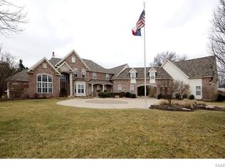 40 Auburndale Dr, Saint Louis, MO 63141