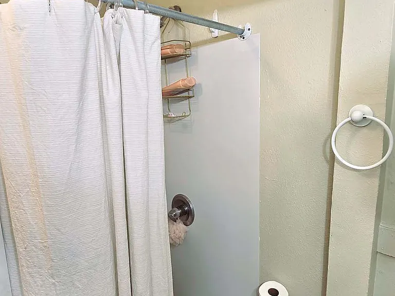 bathroom in bedroom 4
