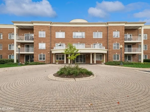 124 Day St APT 305, Bloomingdale, IL 60108