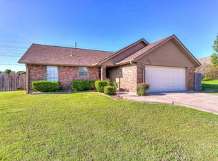 102 SE Churchill Way, Lawton, OK 73501