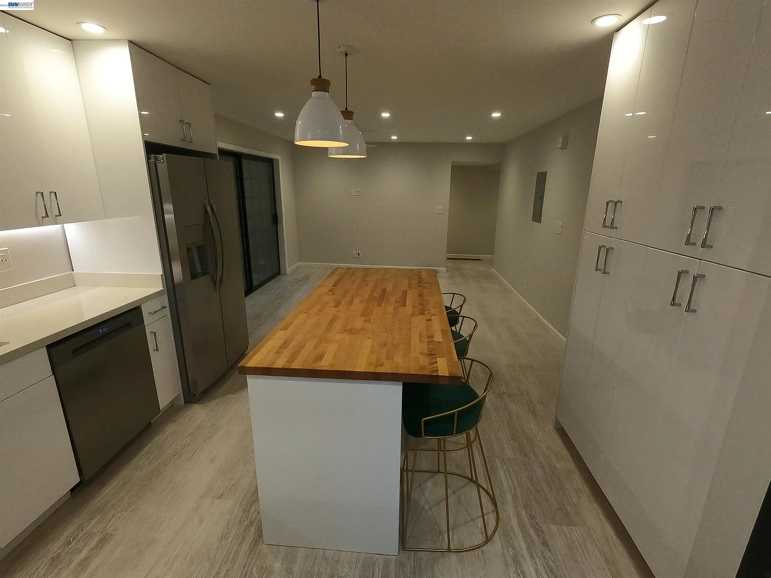 2 bed, 850 sqft, $4,600 — Photo 3