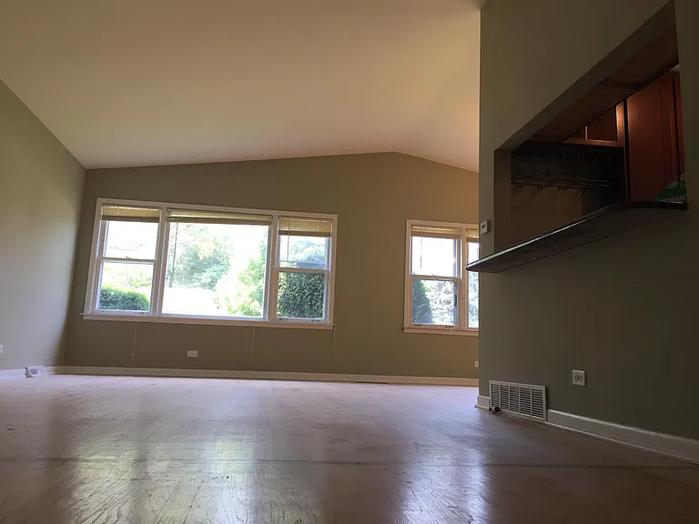 9933 Keystone Ave — Photo 8
