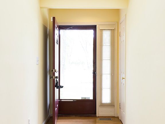3rd image of 8605 Bitterfield Ct