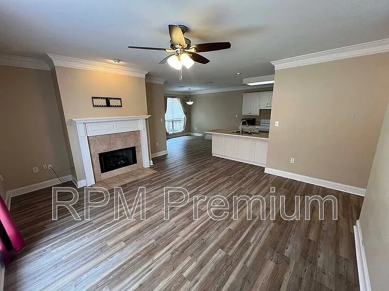 5557 Arialo Dr — Photo 8