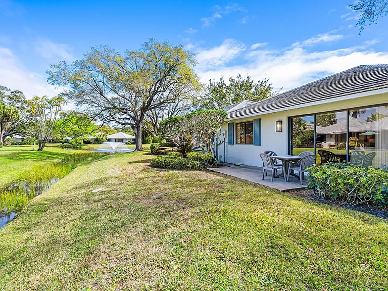 406 Club Dr — Photo 17