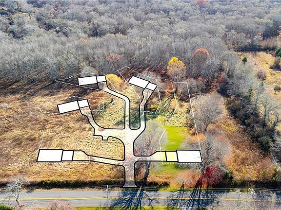 3rd image of 176 Saugatucket Rd