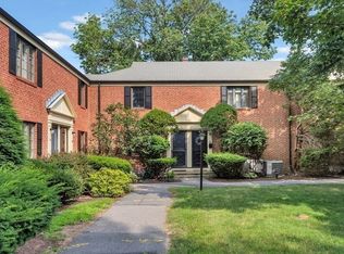 18 Pierce Rd #18, Watertown, MA 02472