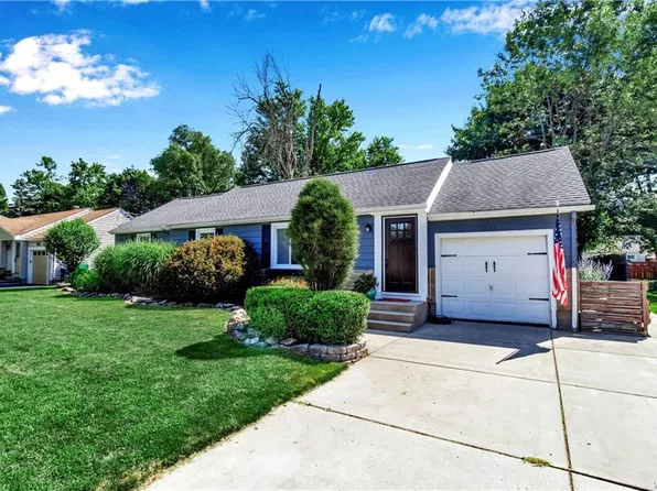 4367 Barton Rd, Clarence, NY 14031