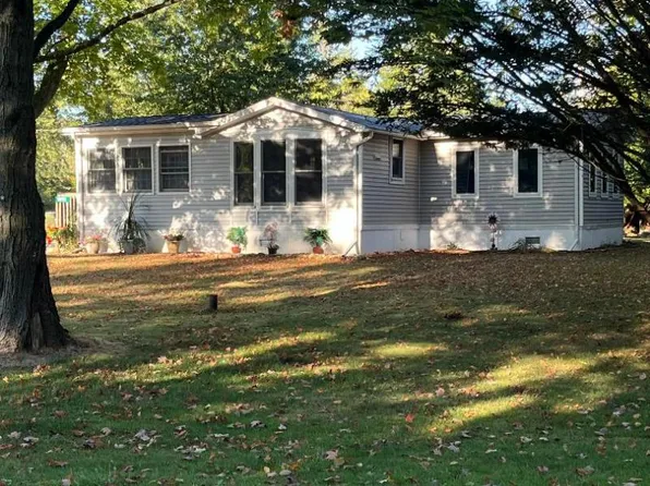 7341 Lighthouse Rd, Port Hope, MI 48468