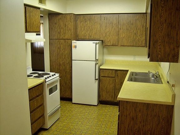 2nd image of 520 State St #1