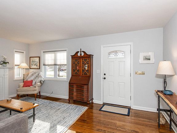 5th image of 7054 Euclid Ave