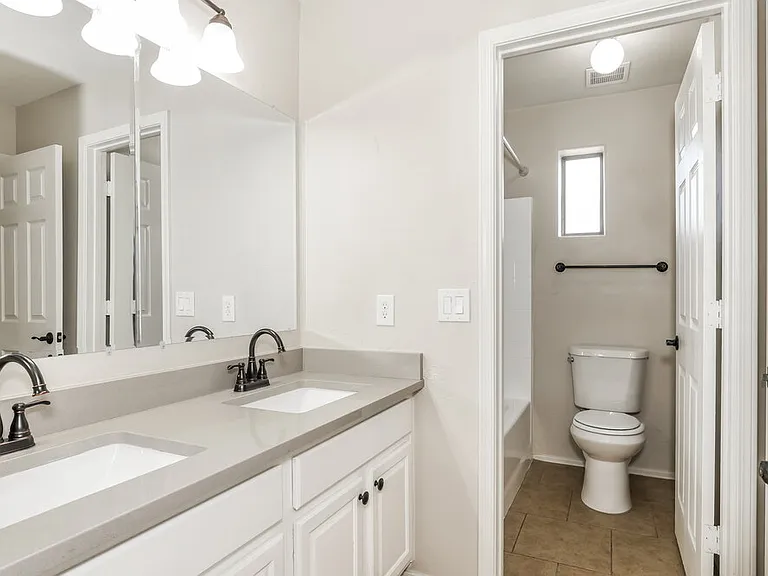 8216 W Globe Ave — Photo 16