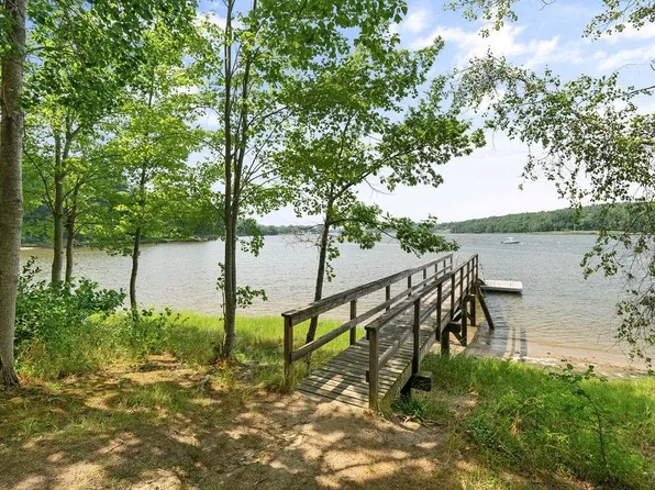 42 DC Drive, Eliot, ME 03903
