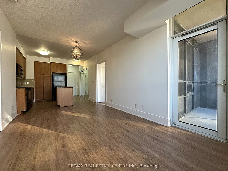 330 Burnhamthorpe Rd W #2208 — Photo 10