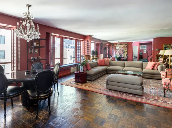 1050 5th Avenue image 2 of 13