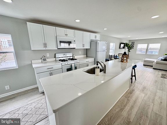 5th image of 14 Colonial Ln #15590
