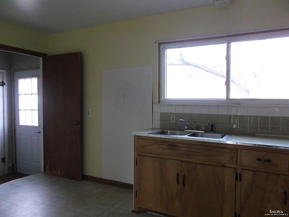 5th image of 740 Vassar Dr