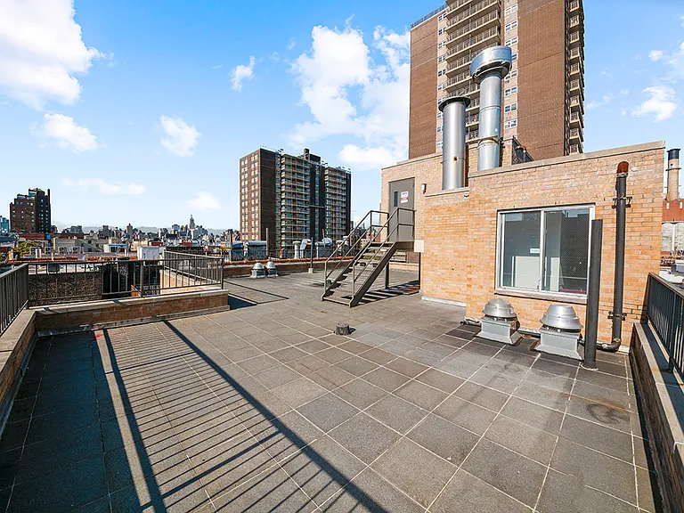 424 E 10th St #3B — Photo 7