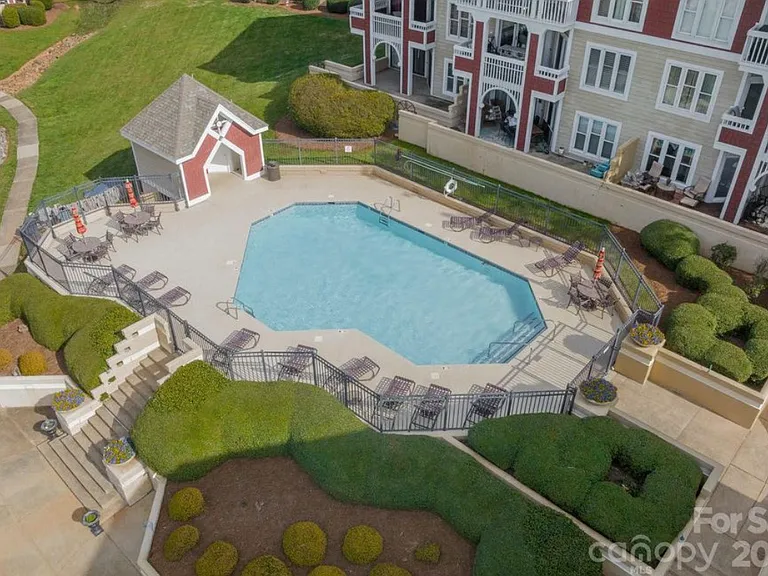 844 Southwest Dr — Photo 22