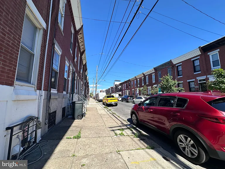 2020 Moore St — Photo 3