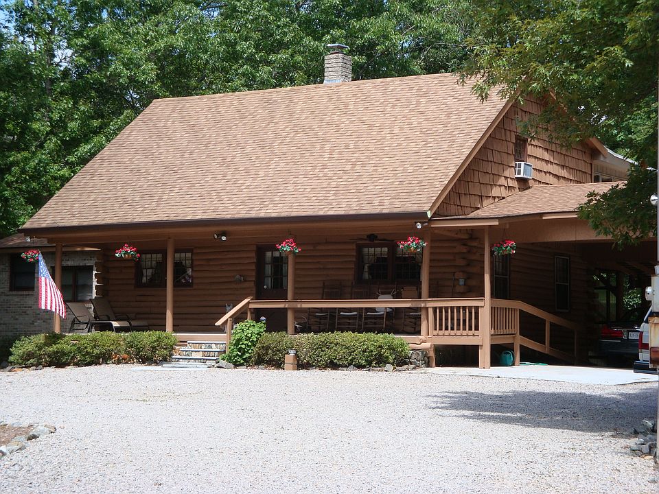 1st image of 149 Long St