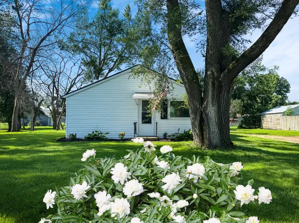 302 W 16th St, Boone, IA 50036