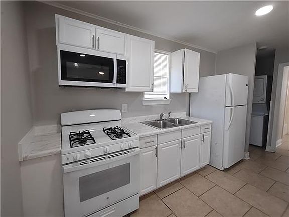 2nd image of 116 Yorke St #D