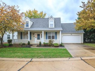 801 Pebblebrook Dr, Willoughby Hills, OH 44094