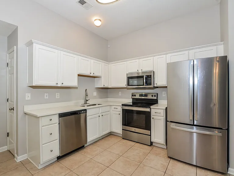 8280 Dexter Ridge Cv E — Photo 9