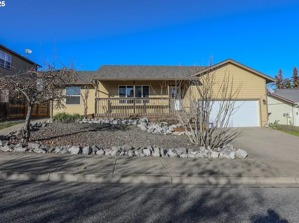 198 NE Plum Ridge Dr, Winston, OR 97496