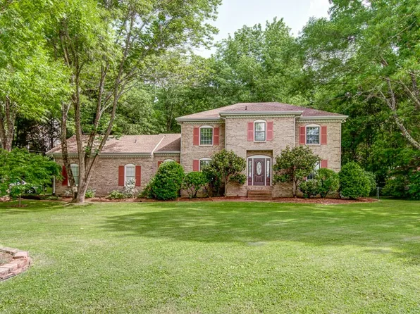 7500 Hallows Dr, Nashville, TN 37221