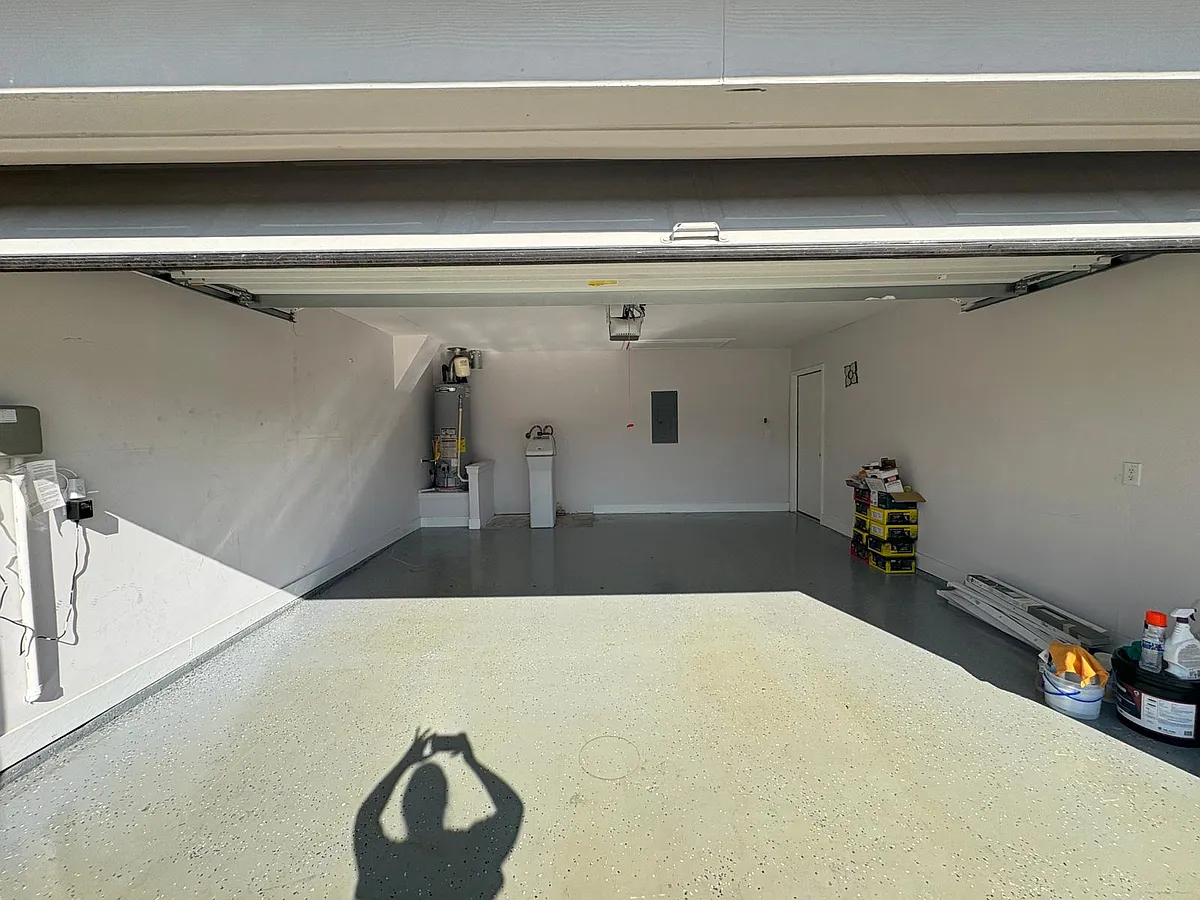 Building Photo - 120 Harlan Dr