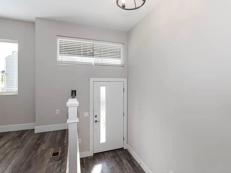102 Stickley Dr — Photo 4