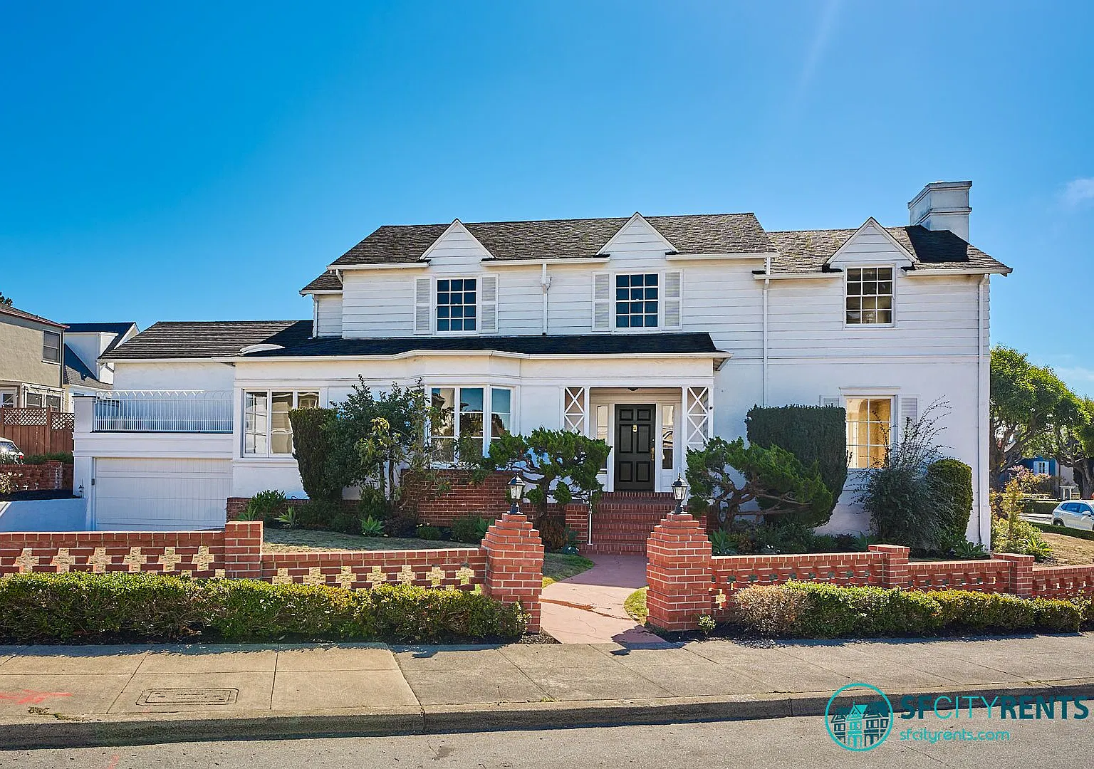 Lakeside: Rarely Available Colonial Art Deco Single Family Home w/ Double Garage — Photo 1
