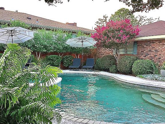 4th image of 4104 Lake Villa Dr