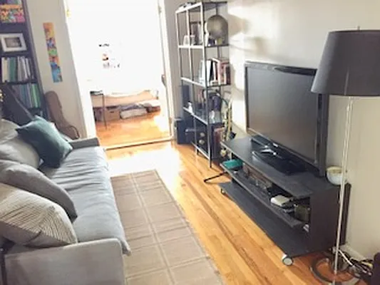 Rented by American Way Real Estate Inc | media 25