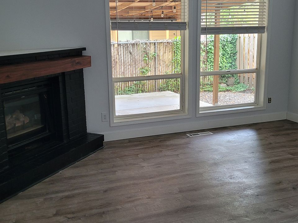 1st image of 12204 SE 7th St APT A