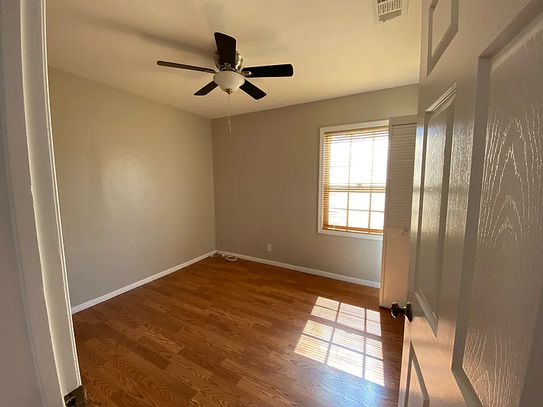 8725 Washington Ave — Photo 11