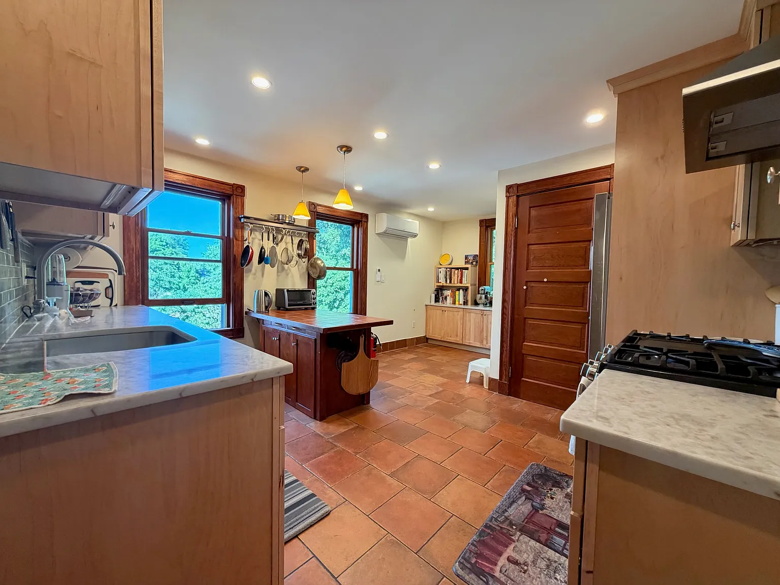 2 bed, 1450 sqft, $3,375 — Photo 4